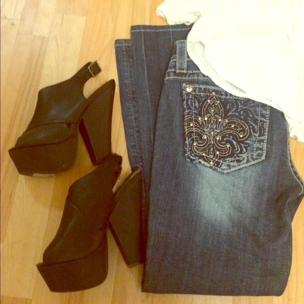 ⭐️ Steve Madden Black Leather platform shoes